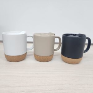 كوب خزفي  مع قاعدة فلين وغطاء