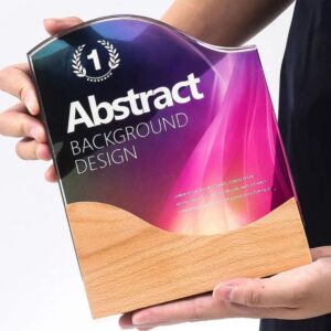 درع كريستال مع قاعدة خشب#89