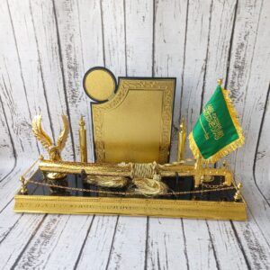 درع مع سيف تذكاري مع علم + مجسم#04